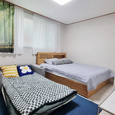 Hongdae&Sinchon 10Min Cozy House With 2 Bedrooms